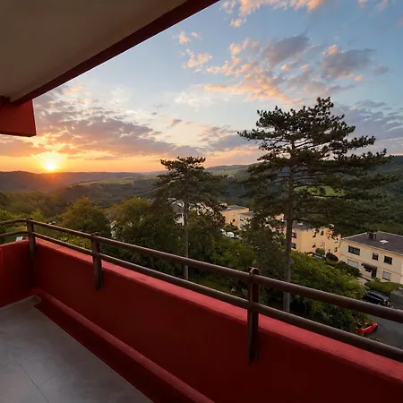 Taunusblick I Panorama Sky Balkon & Pool *