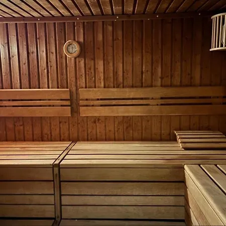 Taunusblick I Panorama Sky Balkon & Pool Appartement Lahnstein